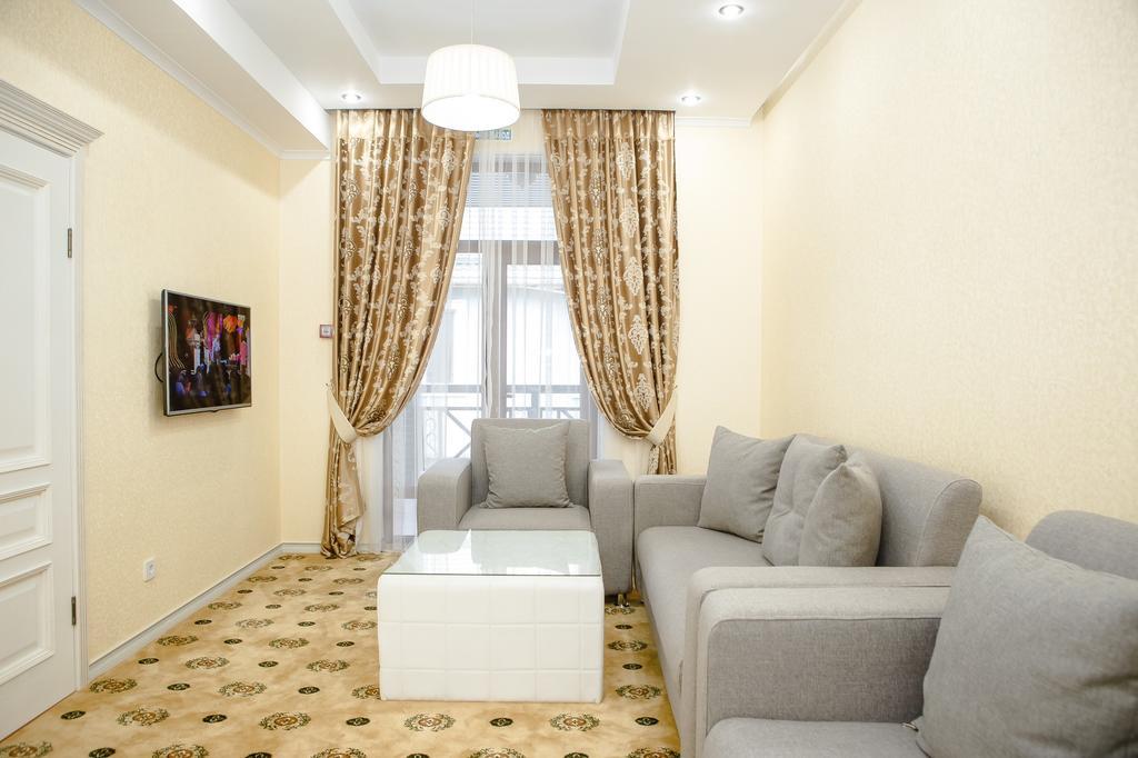 Luxury House Hotel ชุมเกนท์ ภายนอก รูปภาพ