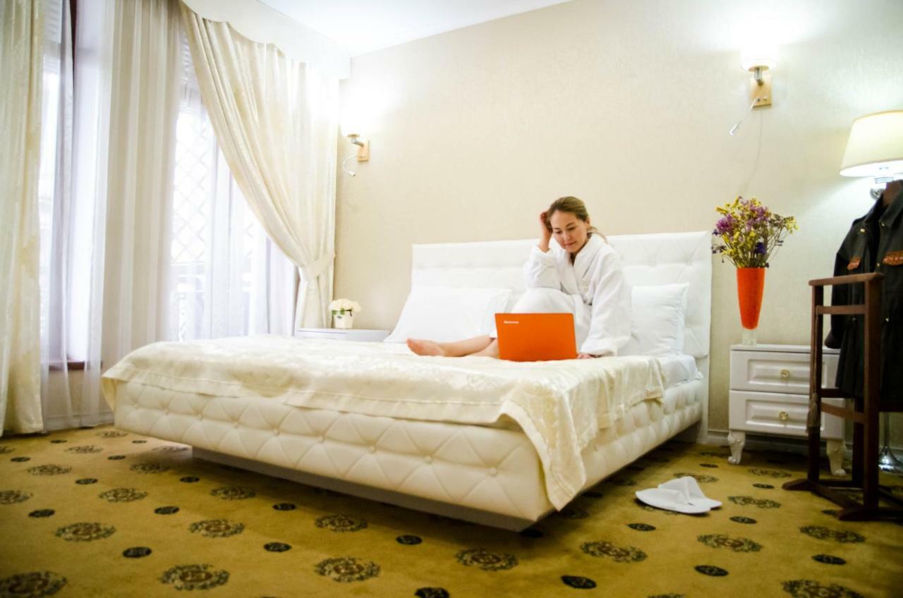 Luxury House Hotel ชุมเกนท์ ภายนอก รูปภาพ