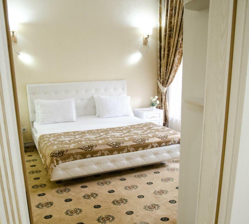 Luxury House Hotel ชุมเกนท์ ภายนอก รูปภาพ
